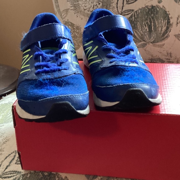 New Balance Fresh Foam 650 Sneakers - Youth Size 5 (wide) - Picture 3 of 6